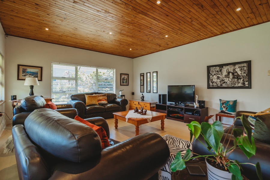 5 Bedroom Property for Sale in Heather Park Western Cape